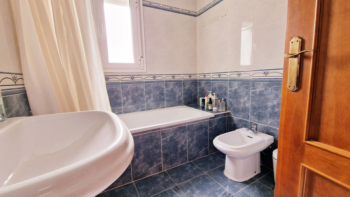 3 Bed, 2 Bath, HouseFor Sale, Manilva, Malaga