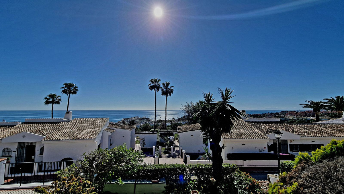 3 Bed, 3 Bath, HouseFor Sale, La Duquesa, Malaga