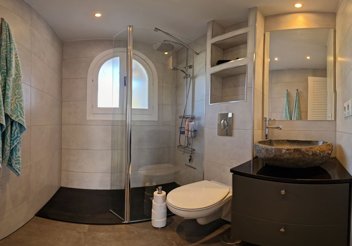 3 Bed, 3 Bath, HouseFor Sale, La Duquesa, Malaga