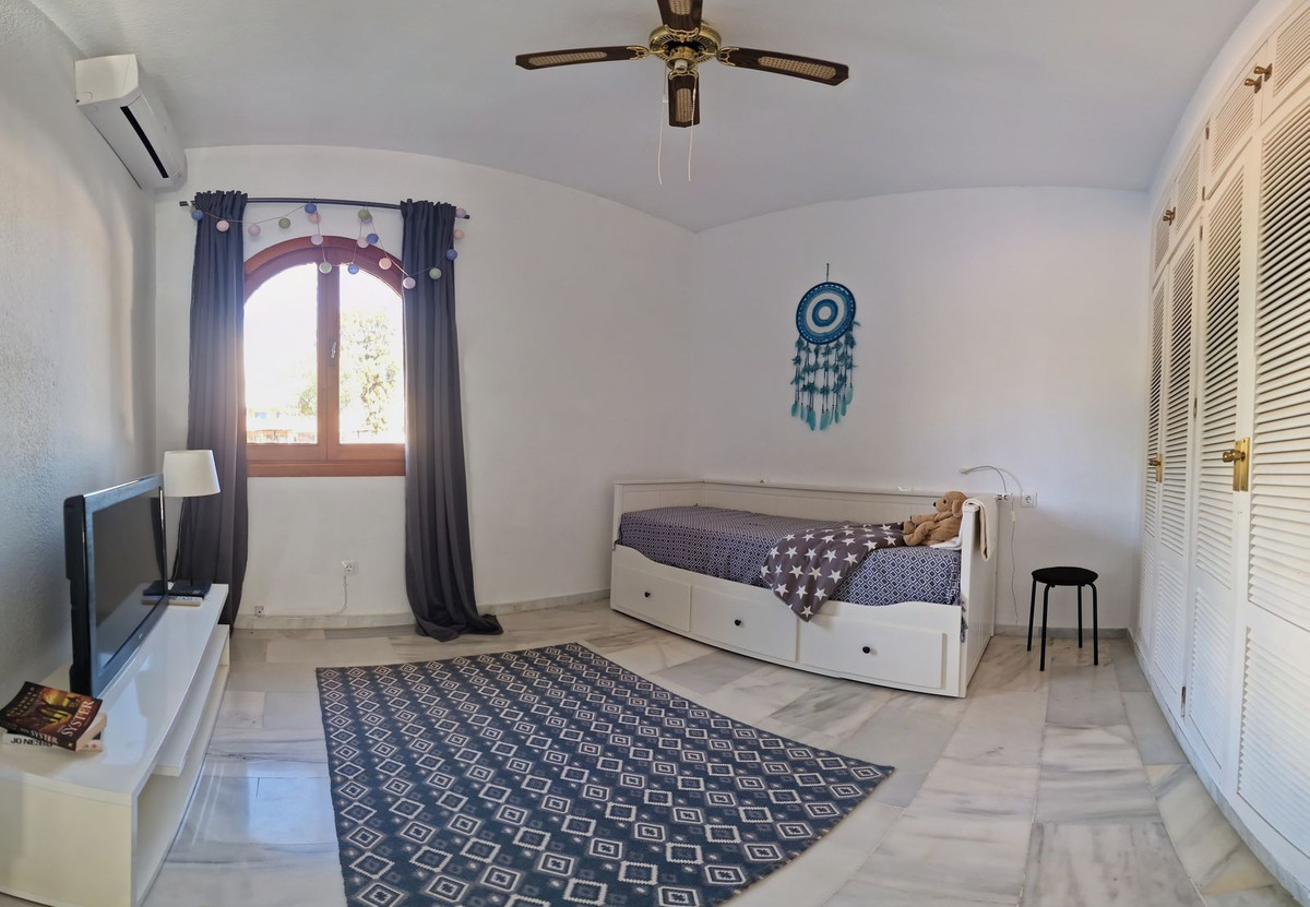 3 Bed, 3 Bath, HouseFor Sale, La Duquesa, Malaga