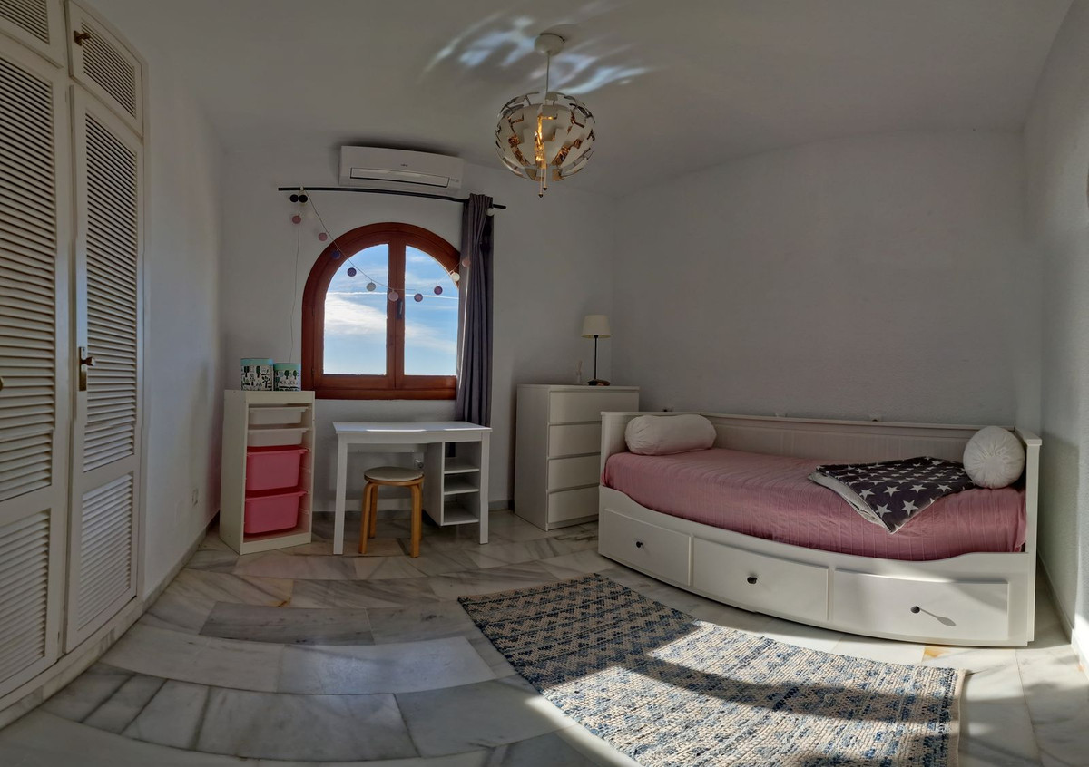 3 Bed, 3 Bath, HouseFor Sale, La Duquesa, Malaga