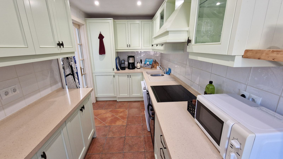 3 Bed, 3 Bath, HouseFor Sale, La Duquesa, Malaga