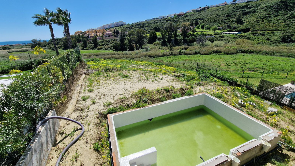 4 Bed, 3 Bath, HouseFor Sale, La Duquesa, Malaga