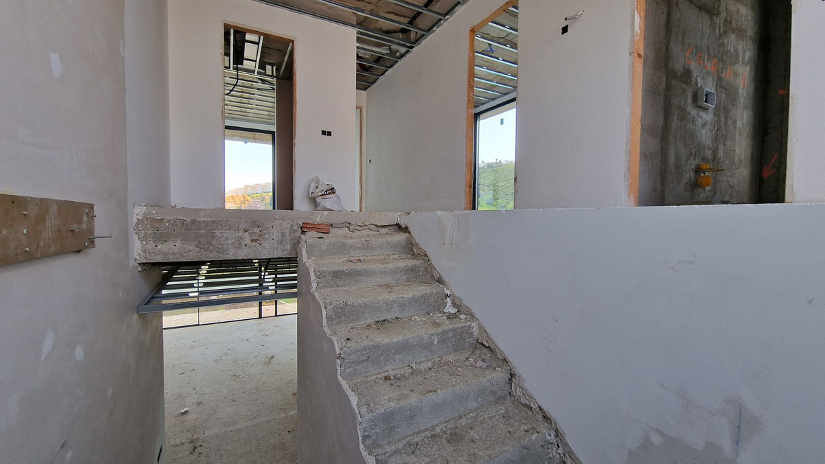 4 Bed, 3 Bath, HouseFor Sale, La Duquesa, Malaga