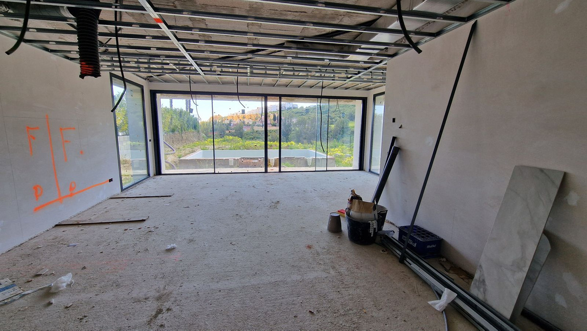 4 Bed, 3 Bath, HouseFor Sale, La Duquesa, Malaga