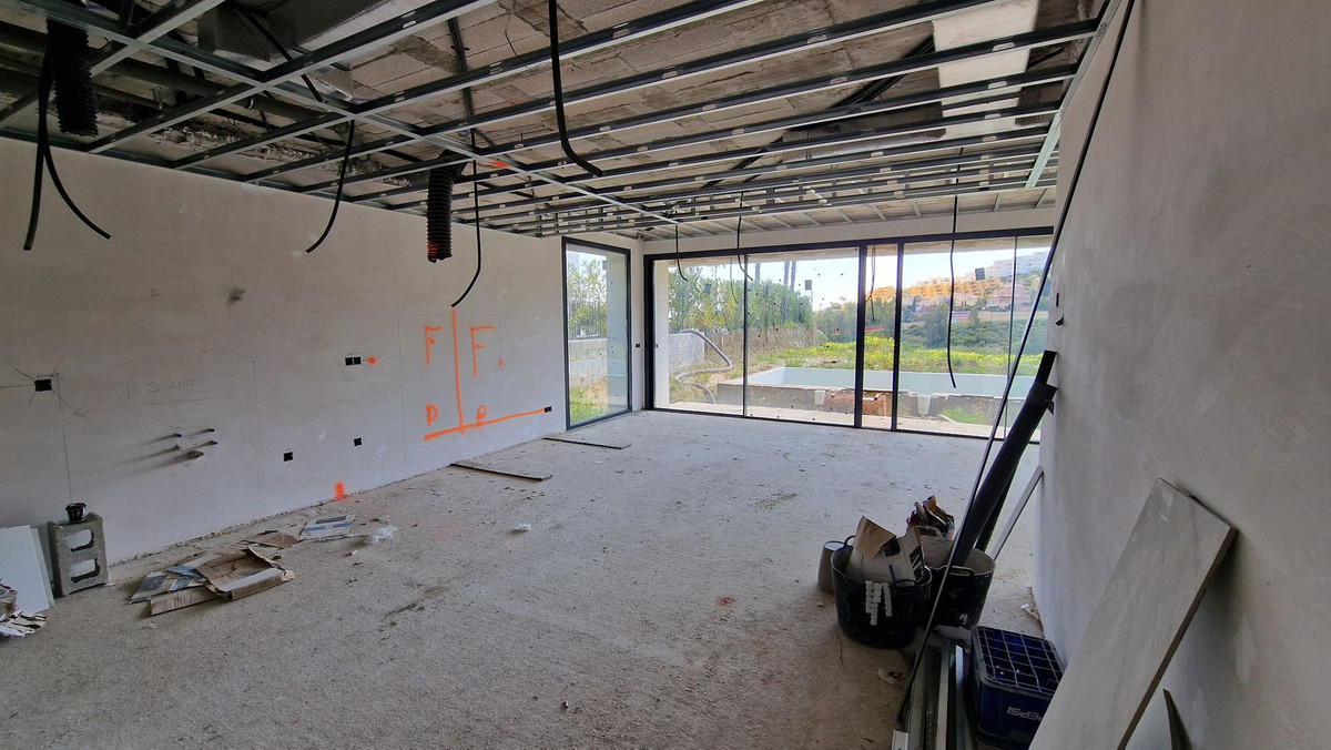 4 Bed, 3 Bath, HouseFor Sale, La Duquesa, Malaga