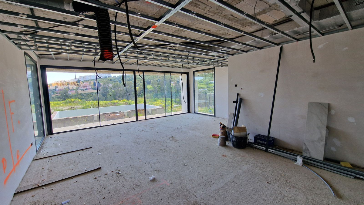 4 Bed, 3 Bath, HouseFor Sale, La Duquesa, Malaga