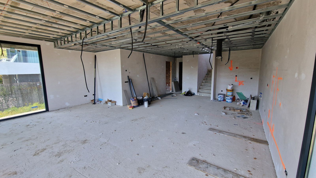 4 Bed, 3 Bath, HouseFor Sale, La Duquesa, Malaga