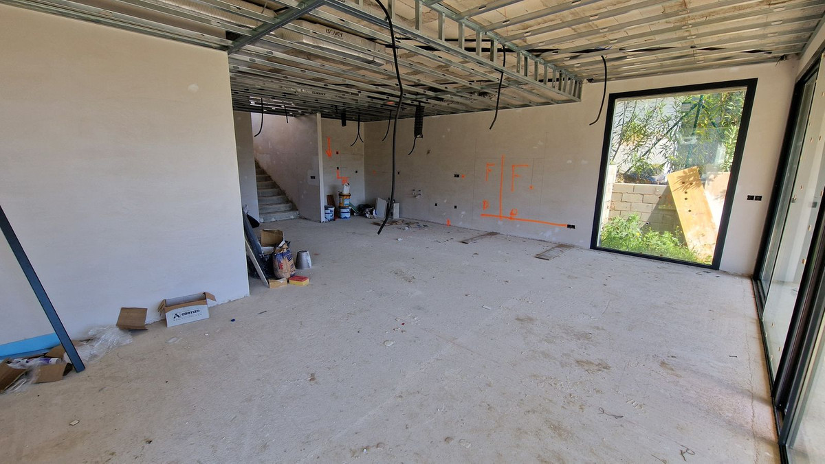 4 Bed, 3 Bath, HouseFor Sale, La Duquesa, Malaga