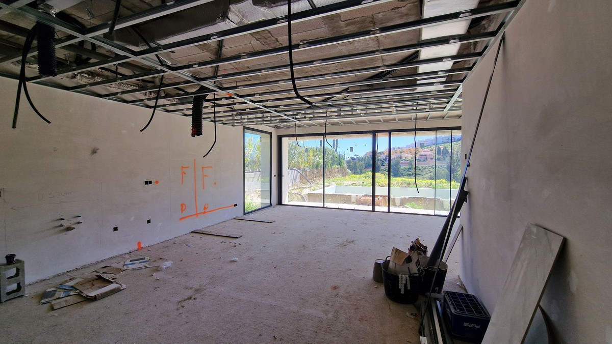 4 Bed, 3 Bath, HouseFor Sale, La Duquesa, Malaga