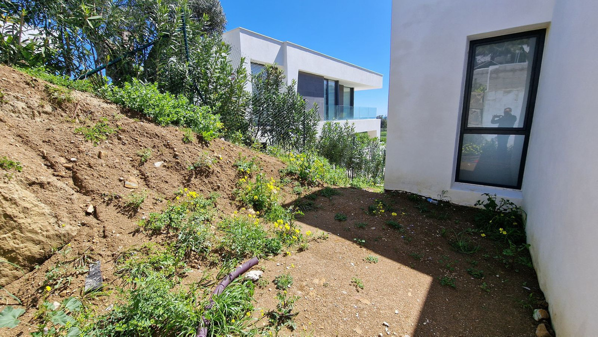 4 Bed, 3 Bath, HouseFor Sale, La Duquesa, Malaga