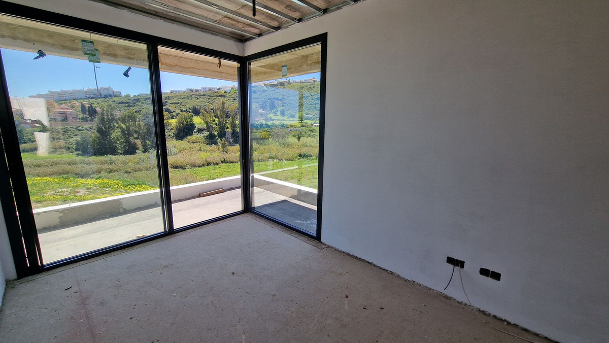 4 Bed, 3 Bath, HouseFor Sale, La Duquesa, Malaga