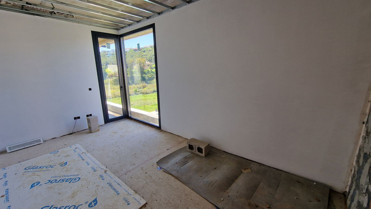 4 Bed, 3 Bath, HouseFor Sale, La Duquesa, Malaga