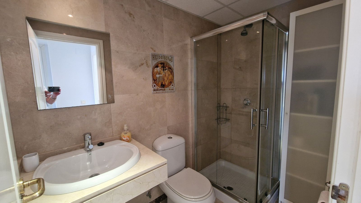 2 Bed, 2 Bath, ApartmentFor Sale, La Duquesa, Malaga