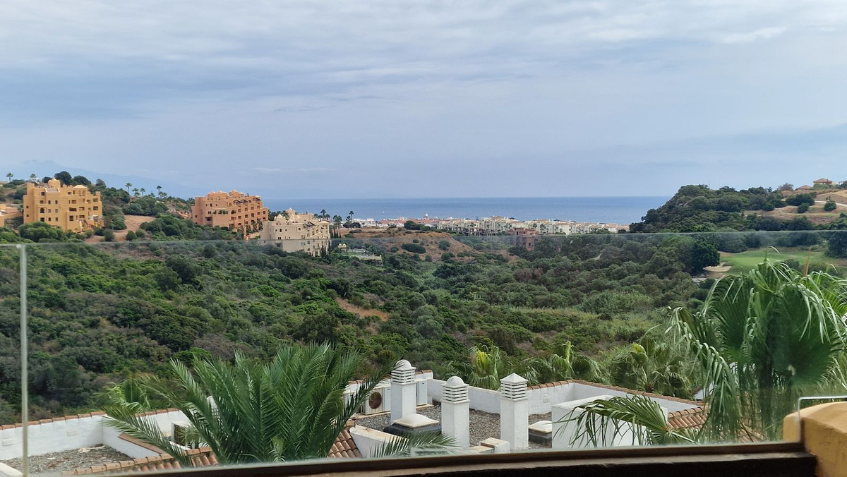 2 Bed, 2 Bath, ApartmentFor Sale, La Duquesa, Malaga