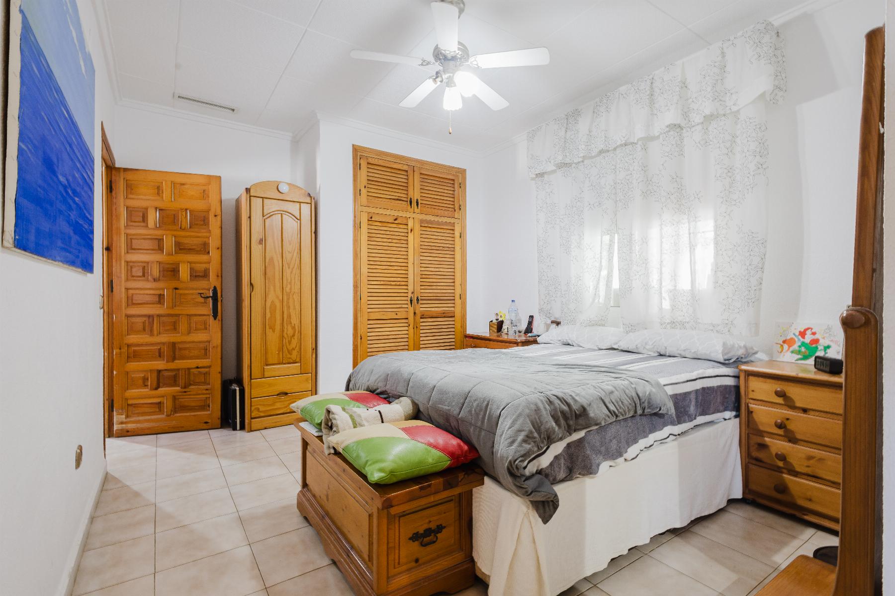 5 Bed, 3 Bath, HouseFor Sale, Torrevieja, Alicante