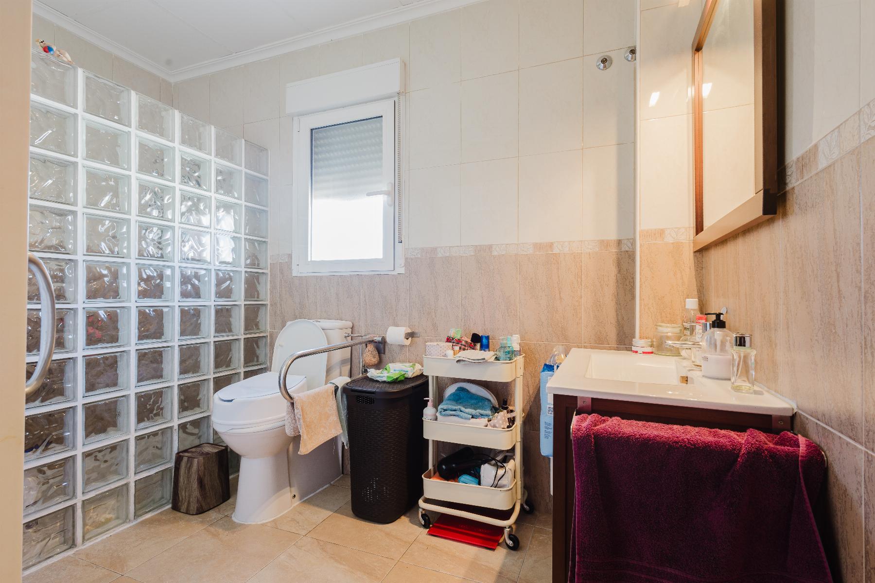 5 Bed, 3 Bath, HouseFor Sale, Torrevieja, Alicante