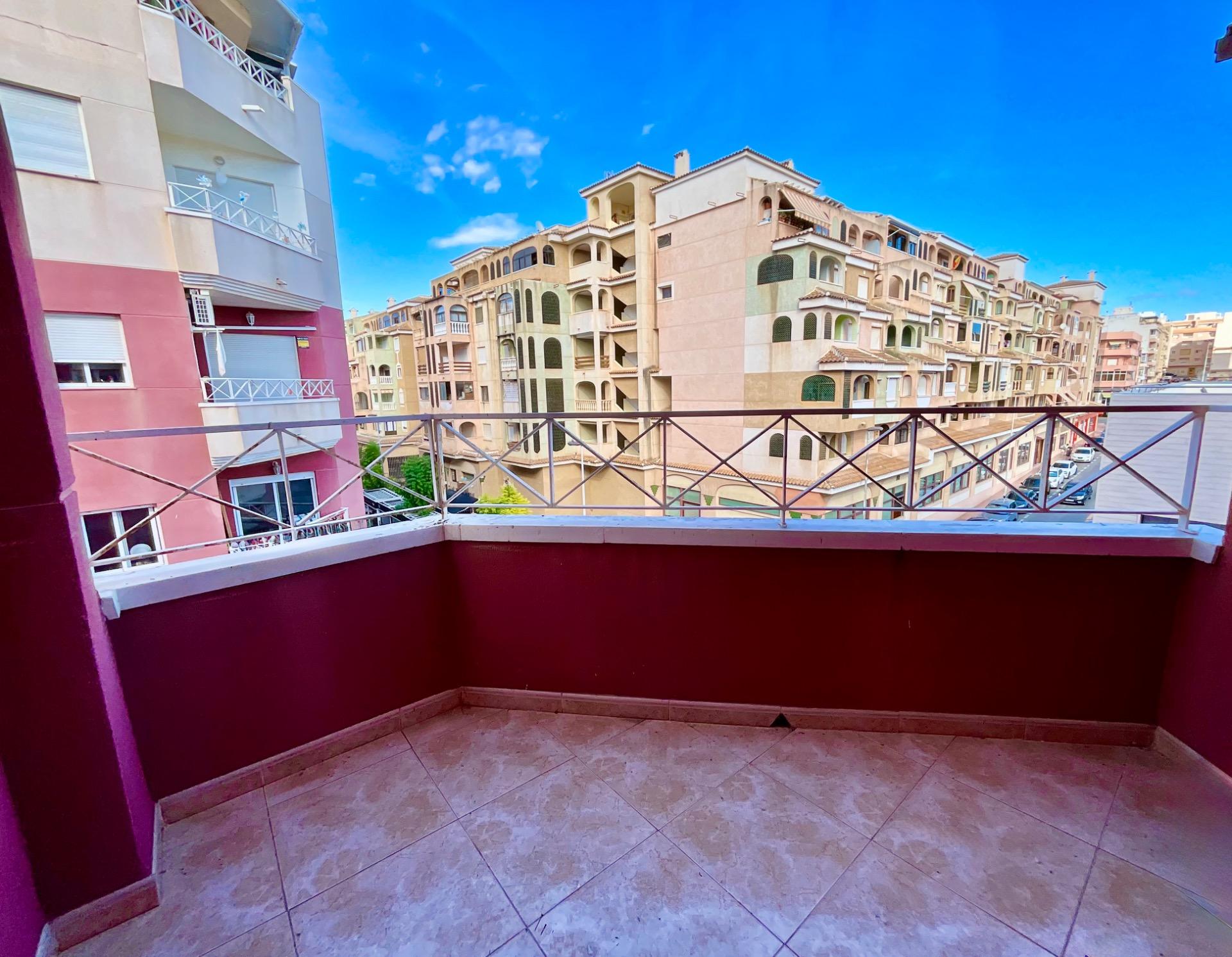 2 Bed, 1 Bath, ApartmentFor Sale, Torrevieja, Alicante