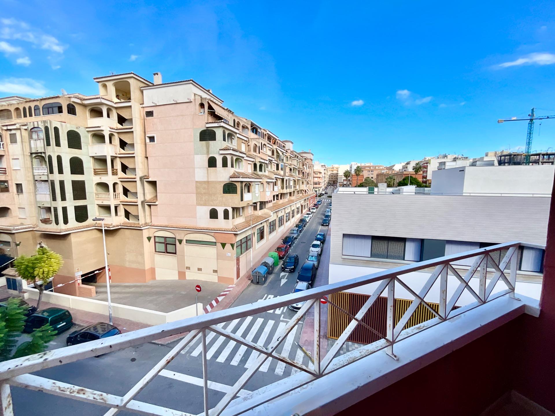 2 Bed, 1 Bath, ApartmentFor Sale, Torrevieja, Alicante