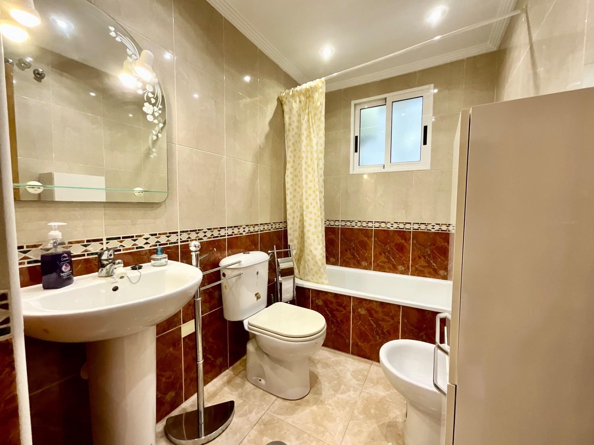 2 Bed, 1 Bath, ApartmentFor Sale, Torrevieja, Alicante