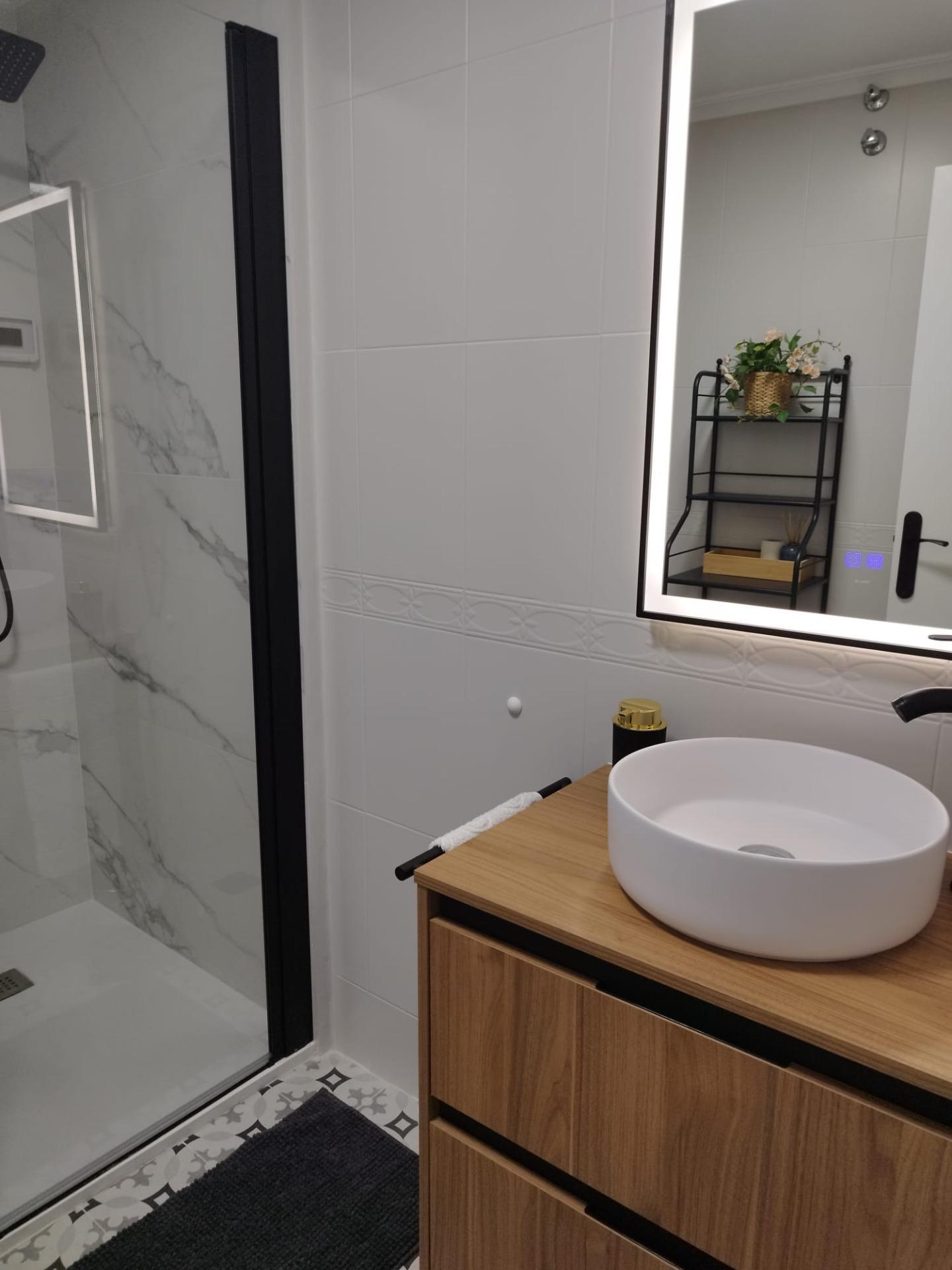 2 Bed, 1 Bath, ApartmentFor Sale, Torrevieja, Alicante