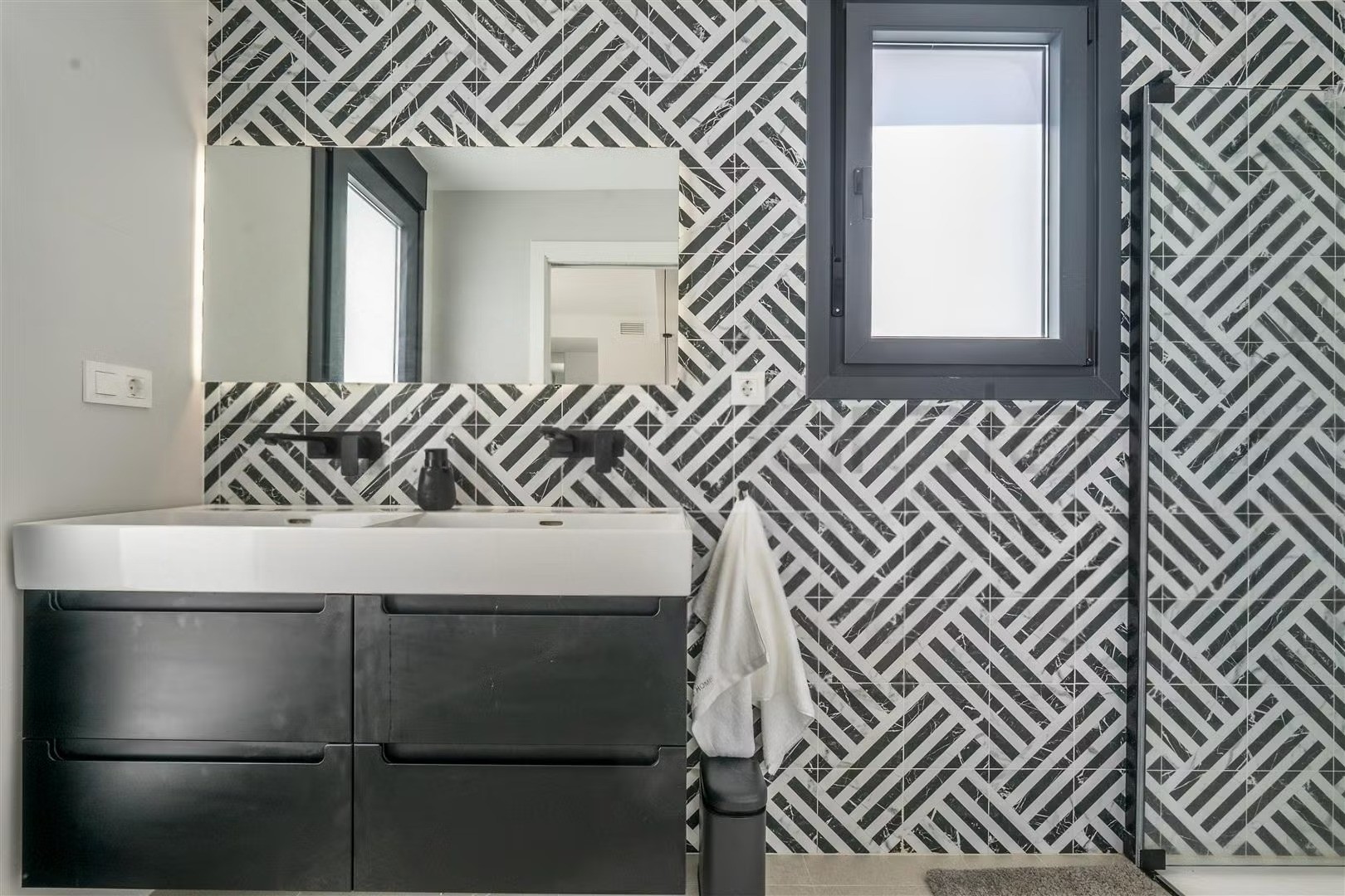 4 Bed, 4 Bath, HouseFor Sale, Santa Rosalia Lake And Life Resort, Murcia