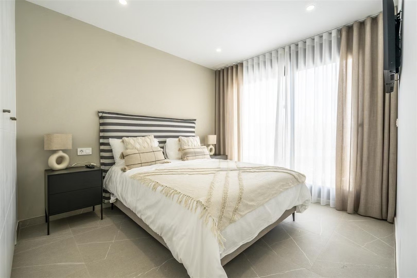 4 Bed, 4 Bath, HouseFor Sale, Santa Rosalia Lake And Life Resort, Murcia