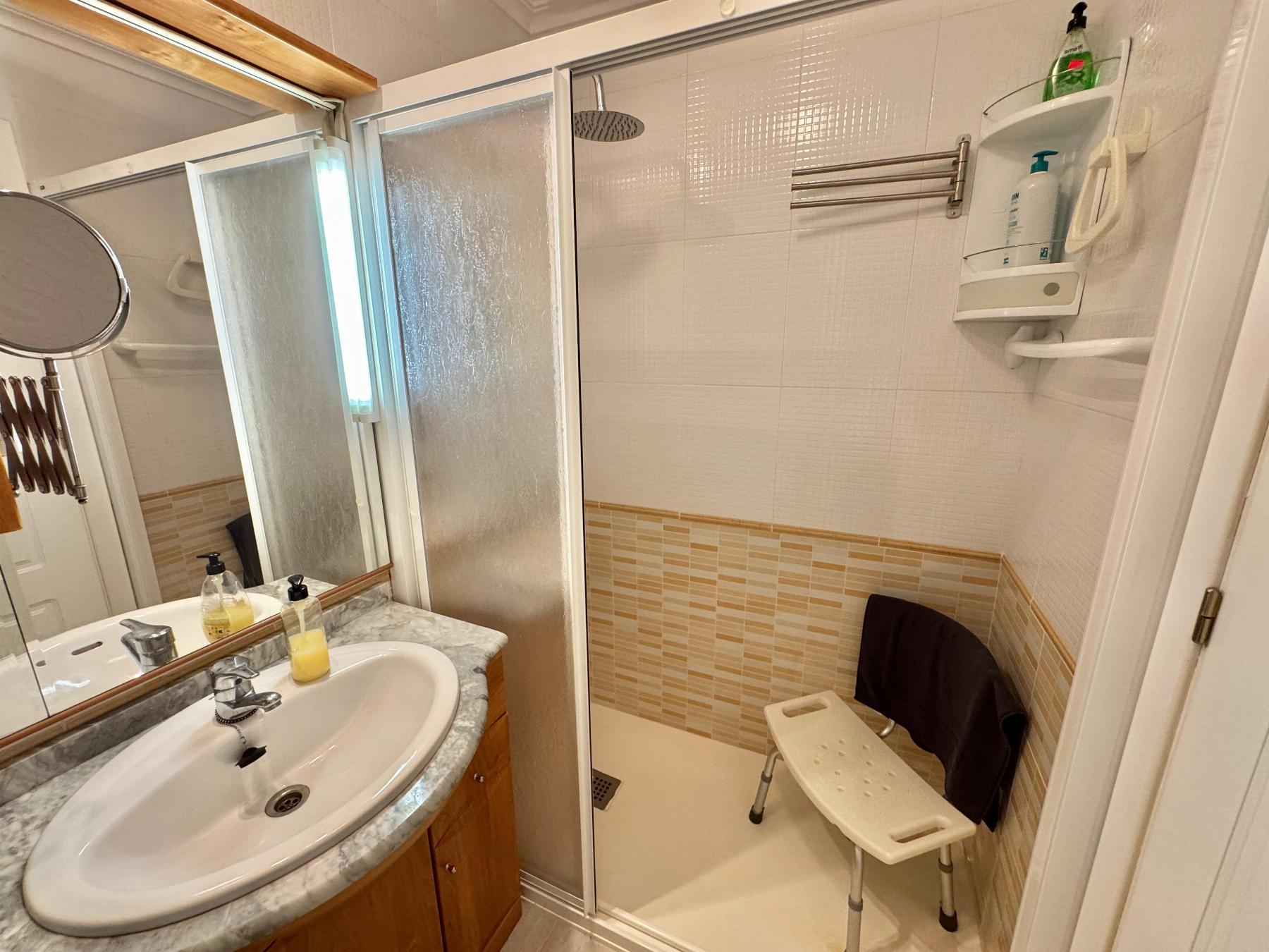 2 Bed, 1 Bath, ApartmentFor Sale, Almoradi, Alicante