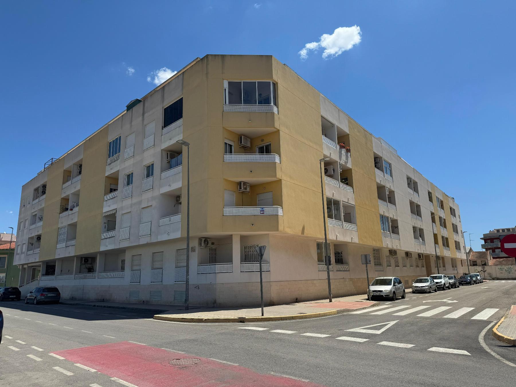 2 Bed, 1 Bath, ApartmentFor Sale, Almoradi, Alicante