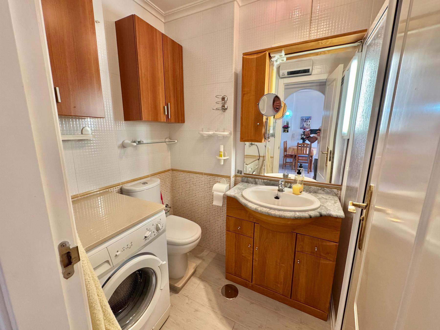 2 Bed, 1 Bath, ApartmentFor Sale, Almoradi, Alicante