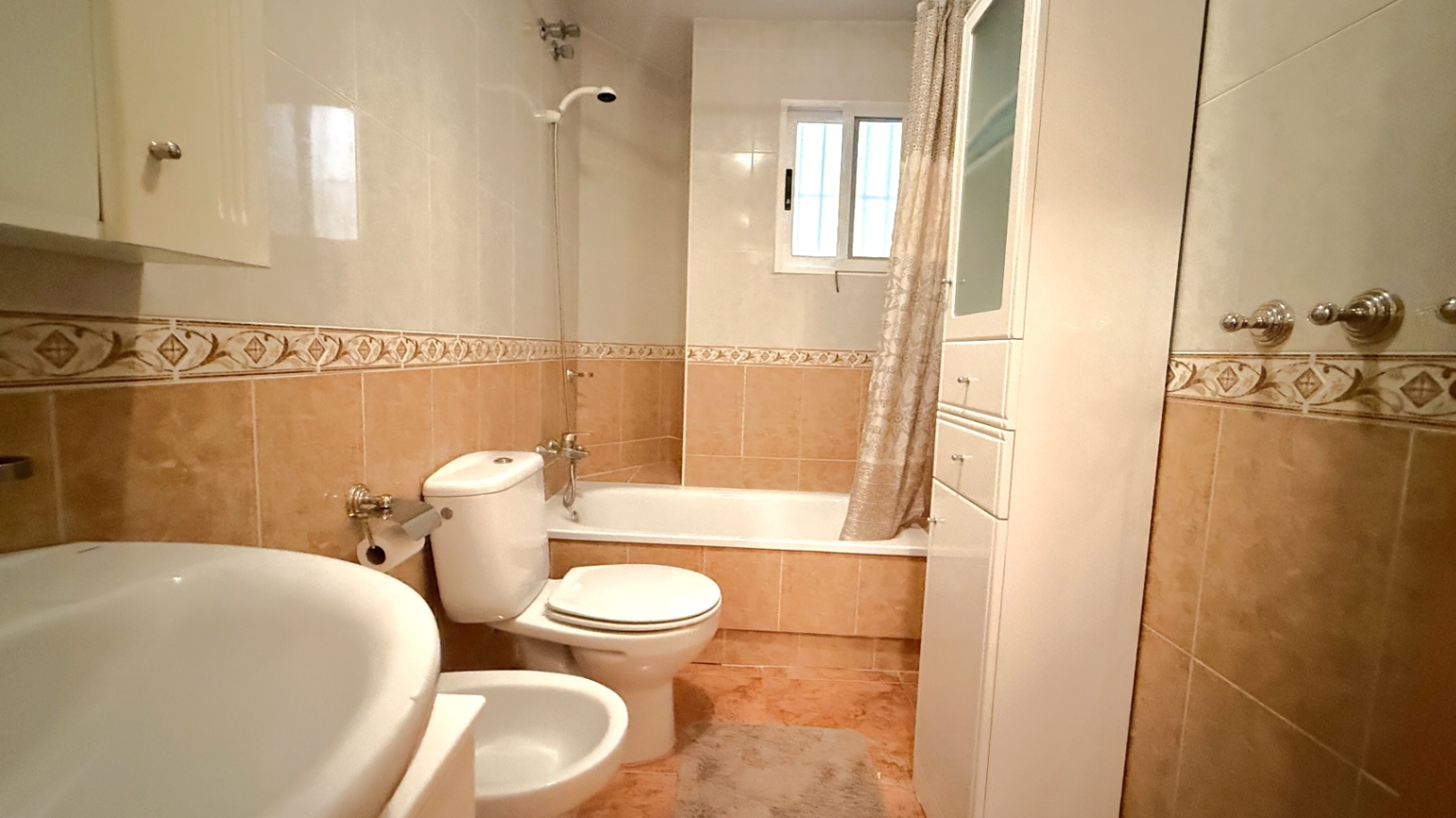 2 Bed, 1 Bath, ApartmentFor Sale, Torrevieja, Alicante