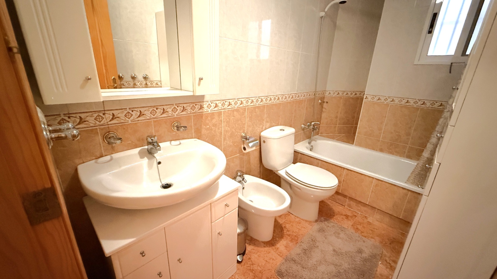 2 Bed, 1 Bath, ApartmentFor Sale, Torrevieja, Alicante