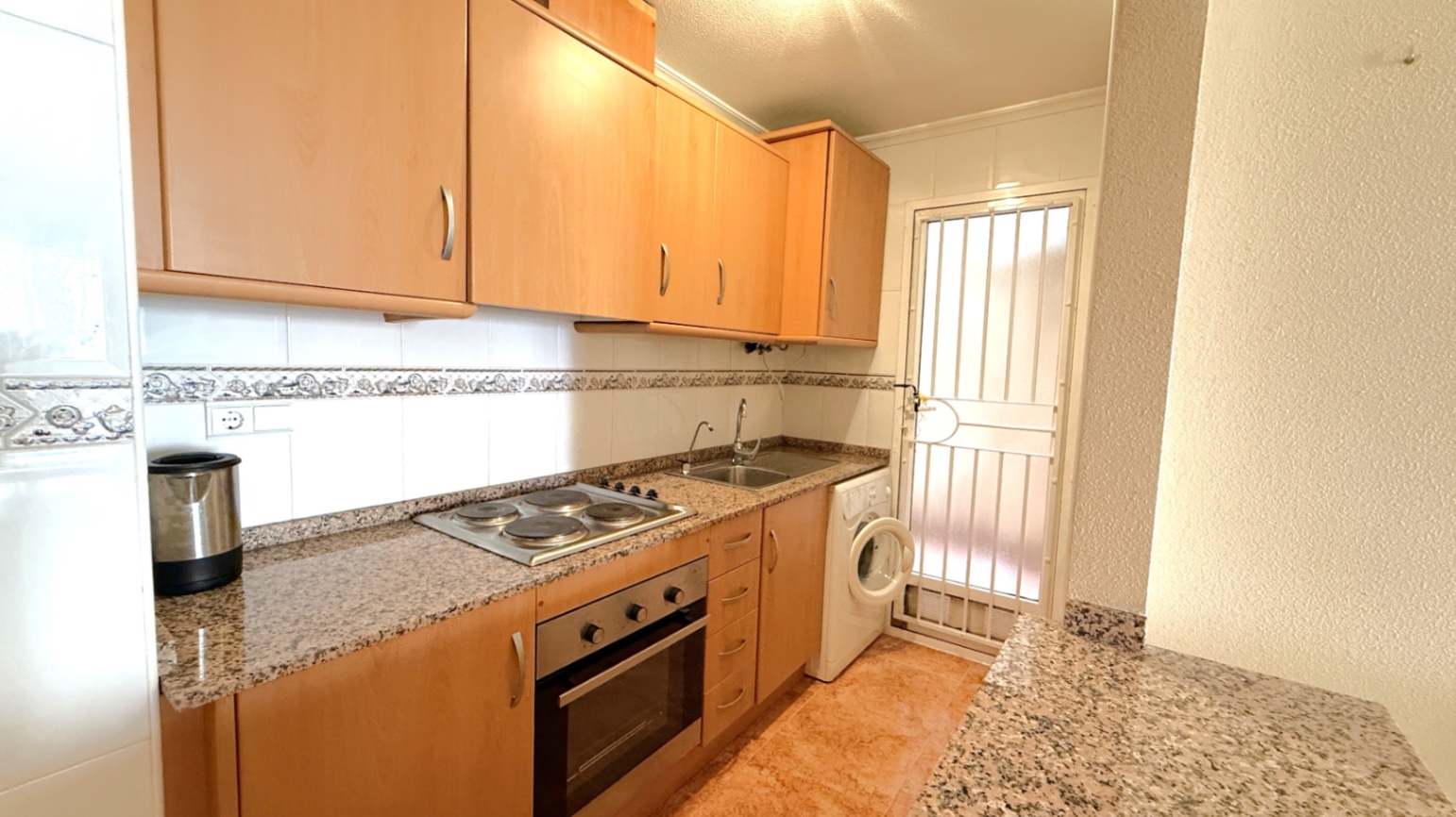 2 Bed, 1 Bath, ApartmentFor Sale, Torrevieja, Alicante