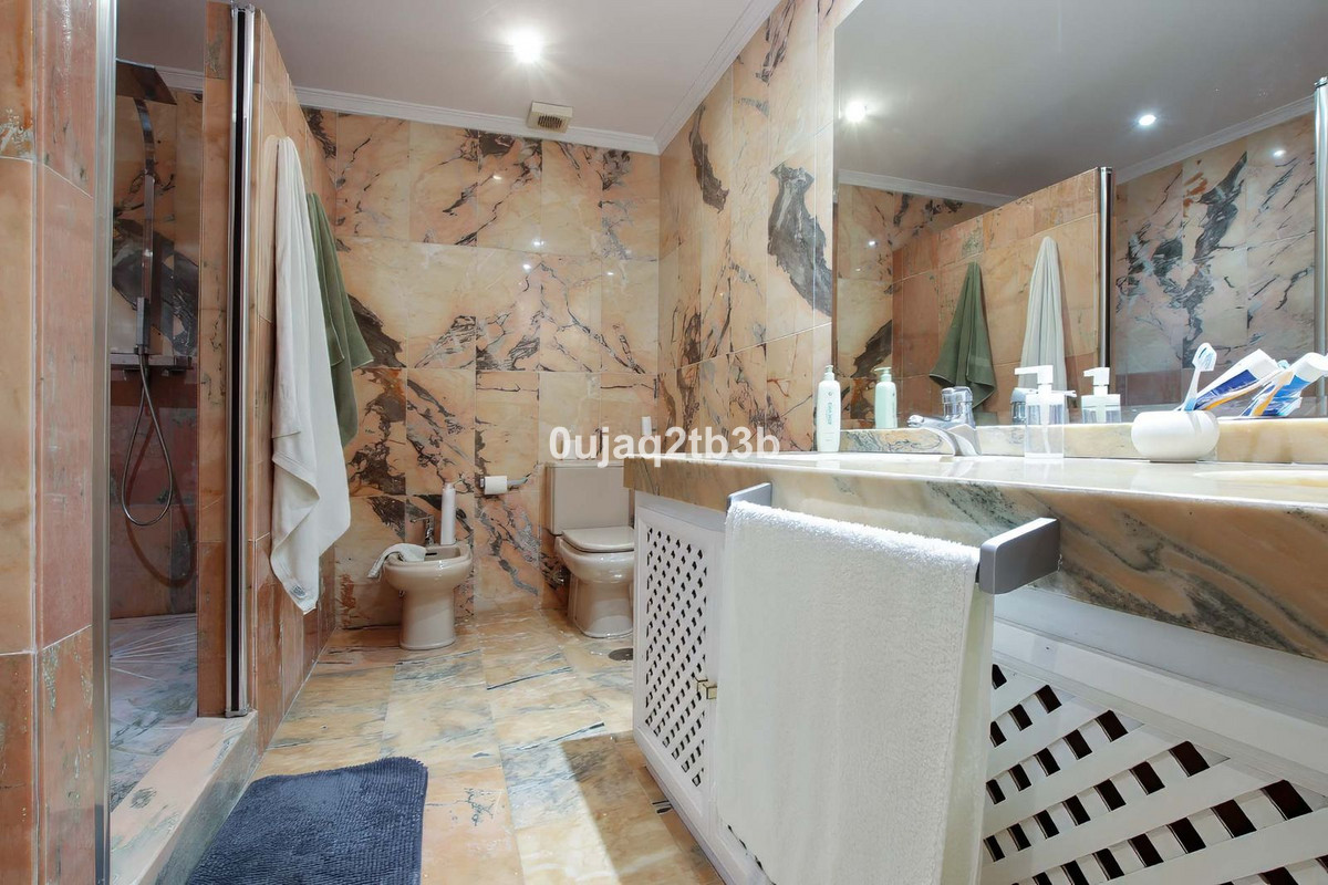 3 Bed, 3 Bath, ApartmentFor Sale, Nueva Andalucia, Malaga