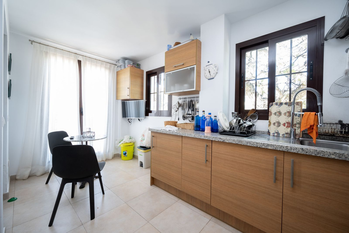 3 Bed, 3 Bath, ApartmentFor Sale, Los Monteros, Malaga