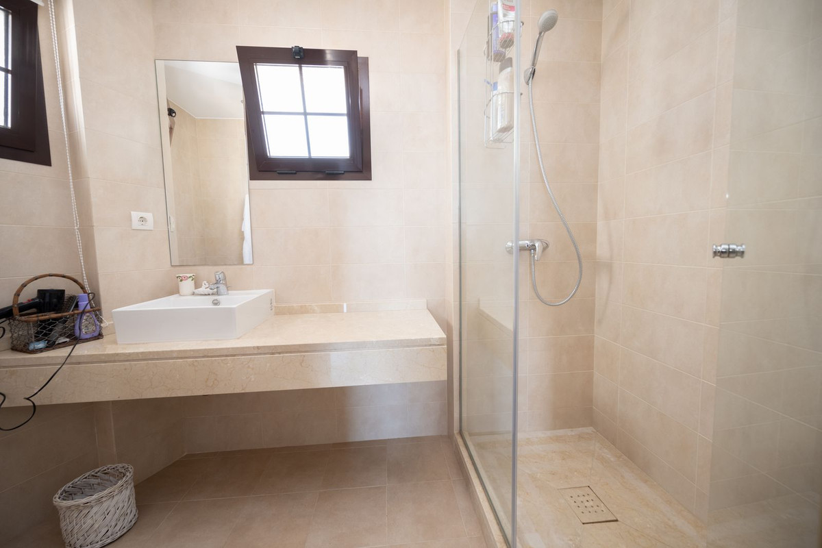 3 Bed, 3 Bath, ApartmentFor Sale, Los Monteros, Malaga