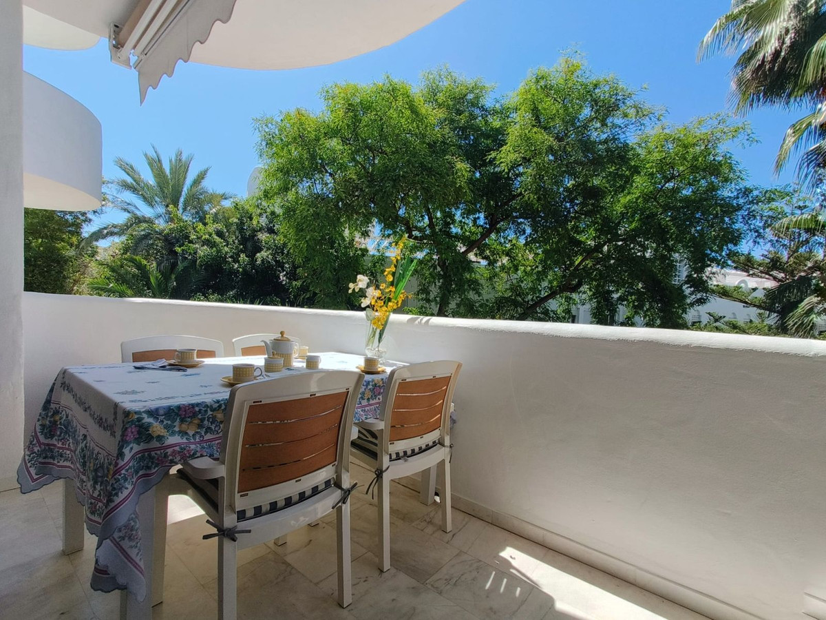 4 Bed, 2 Bath, ApartmentFor Sale, The Golden Mile, Malaga