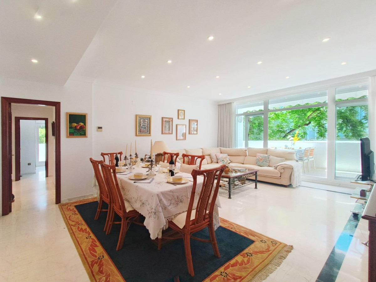 4 Bed, 2 Bath, ApartmentFor Sale, The Golden Mile, Malaga