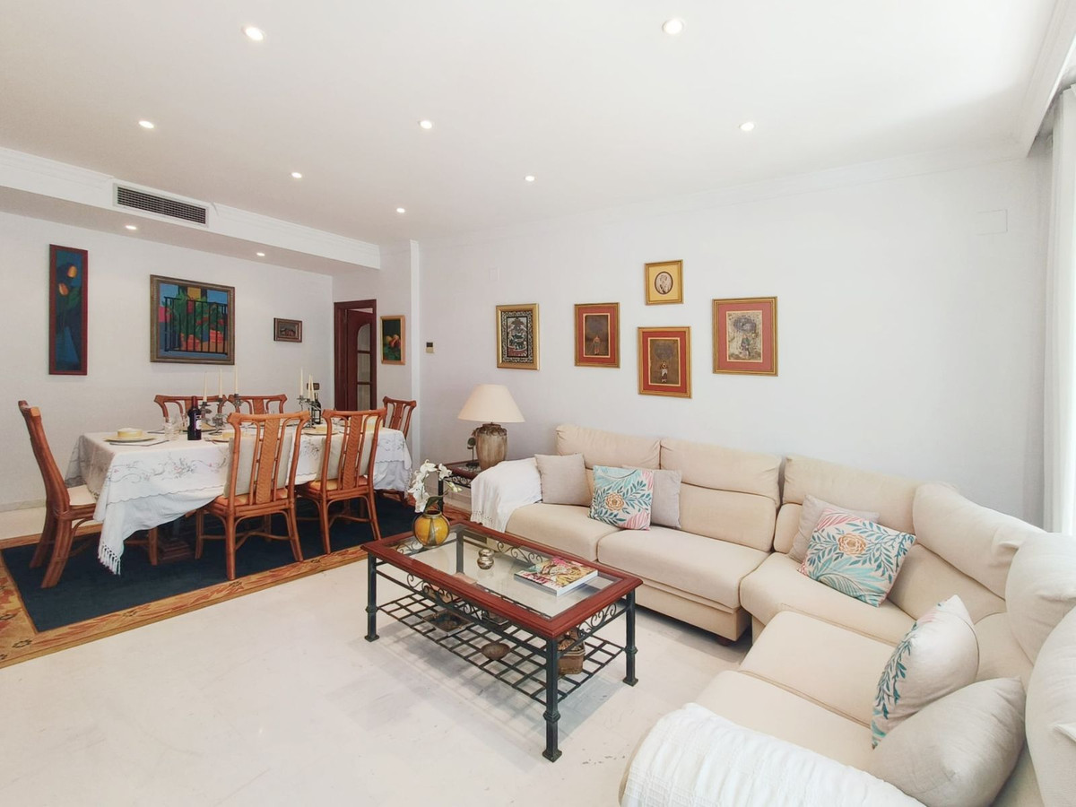 4 Bed, 2 Bath, ApartmentFor Sale, The Golden Mile, Malaga
