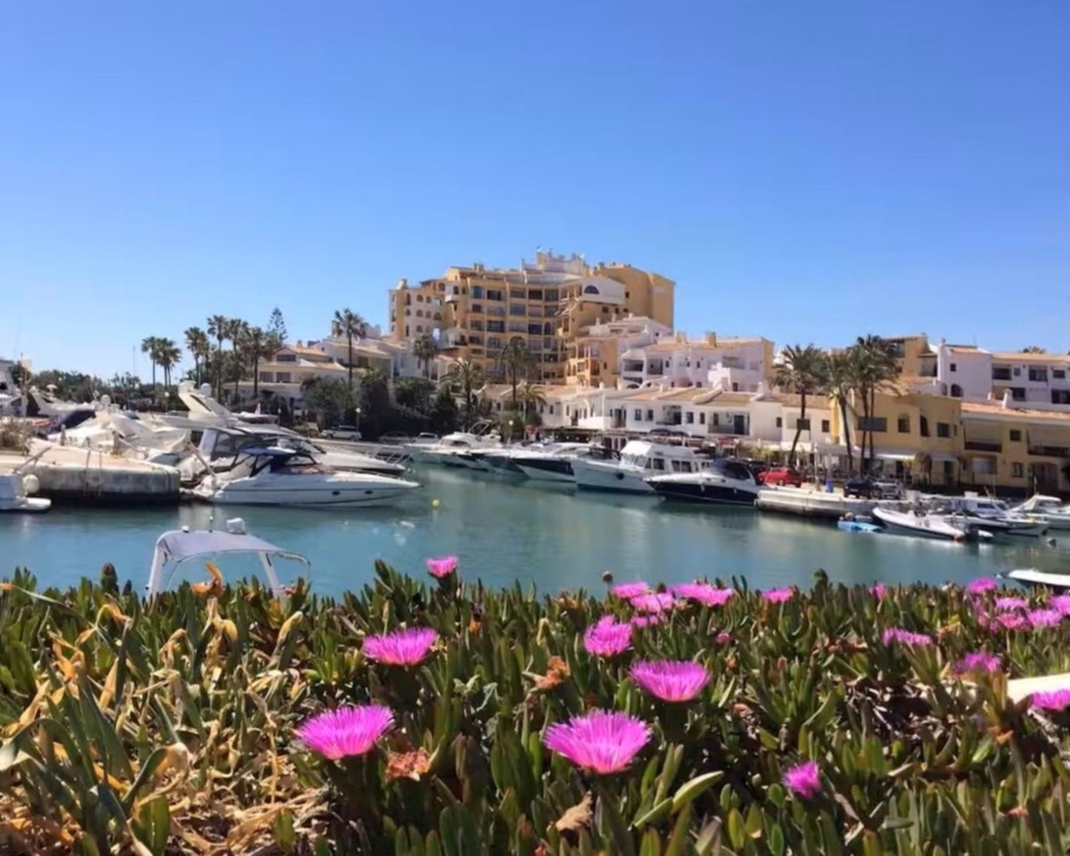 3 Bed, 2 Bath, ApartmentFor Sale, Cabopino, Malaga