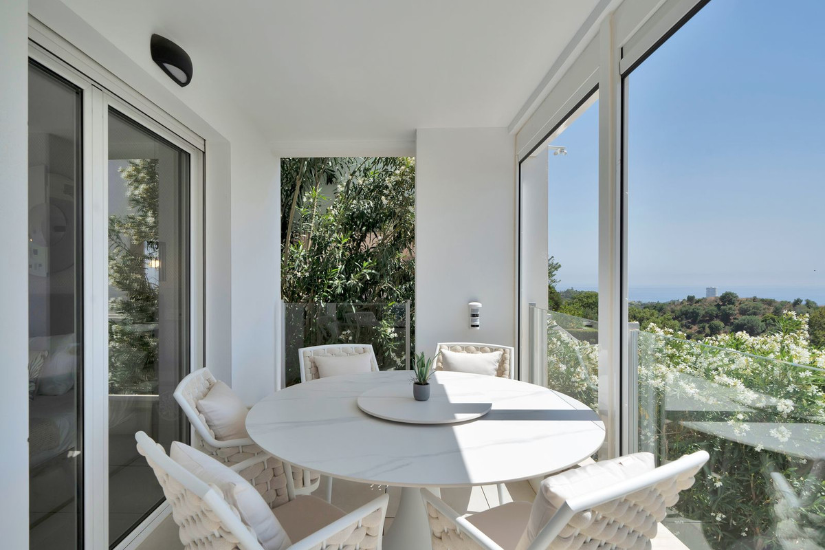 3 Bed, 3 Bath, ApartmentFor Sale, Los Monteros, Malaga