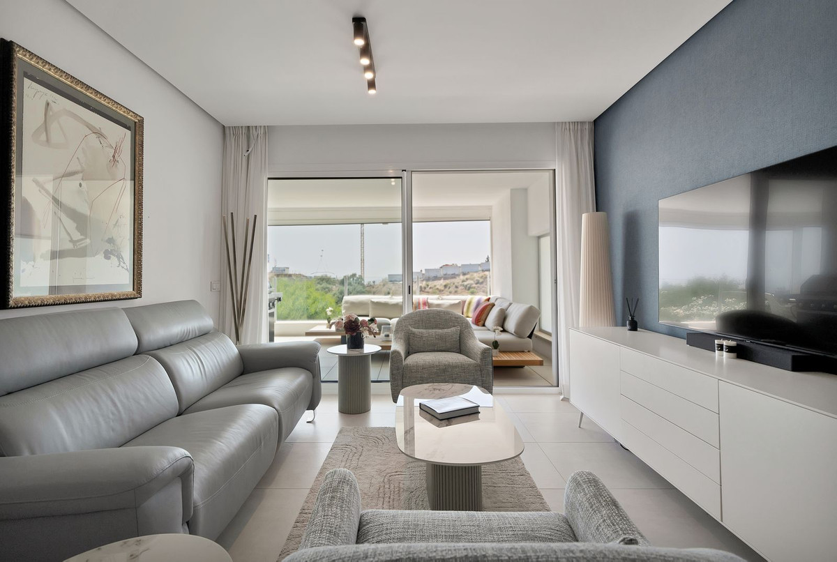 3 Bed, 3 Bath, ApartmentFor Sale, Los Monteros, Malaga