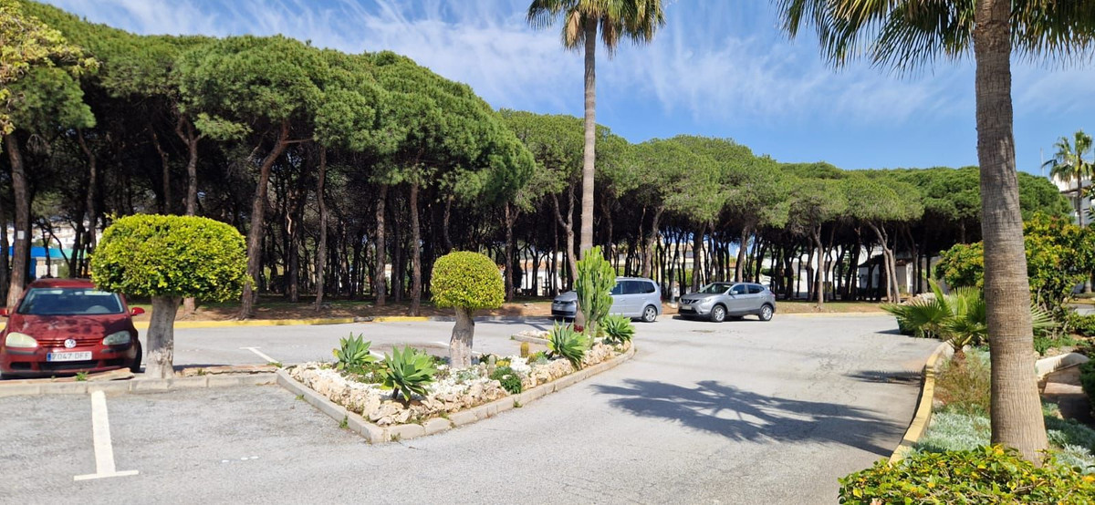 3 Bed, 2 Bath, ApartmentFor Sale, Calahonda, Malaga