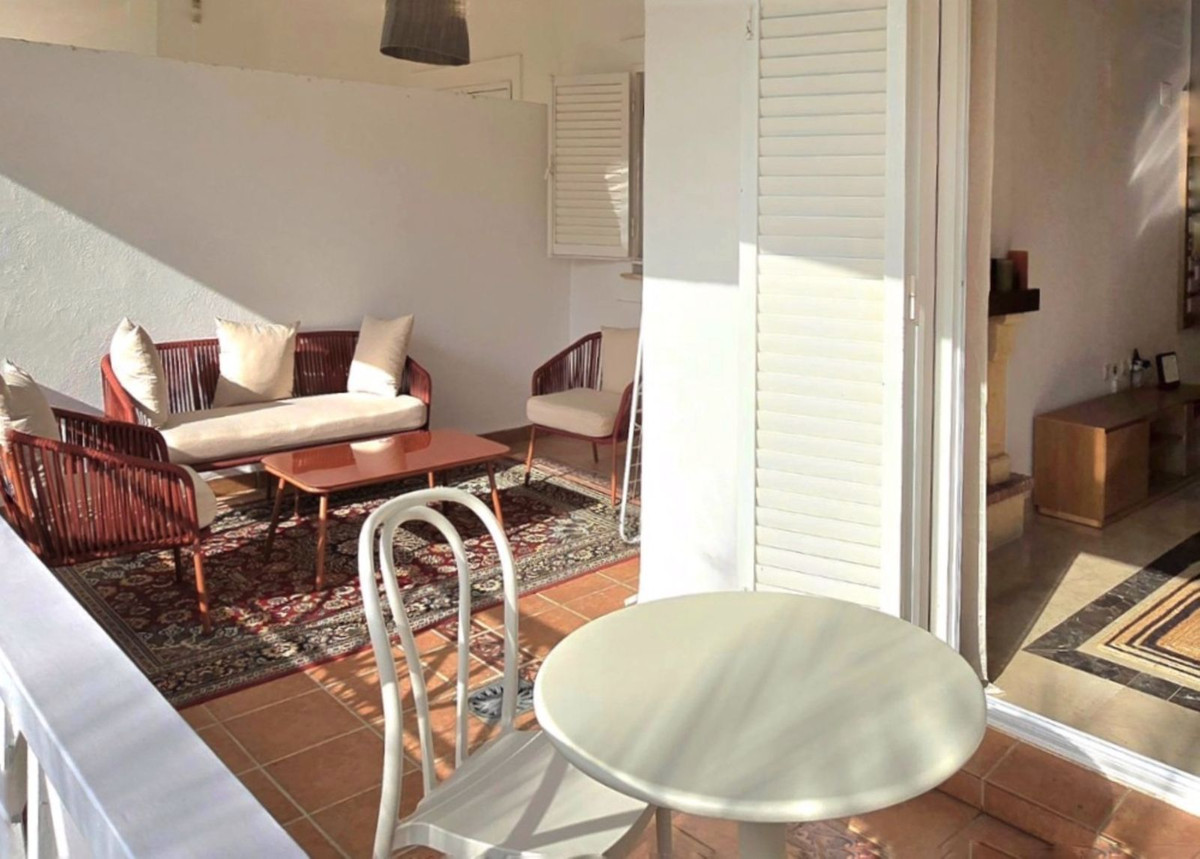 3 Bed, 2 Bath, ApartmentFor Sale, Marbella, Malaga