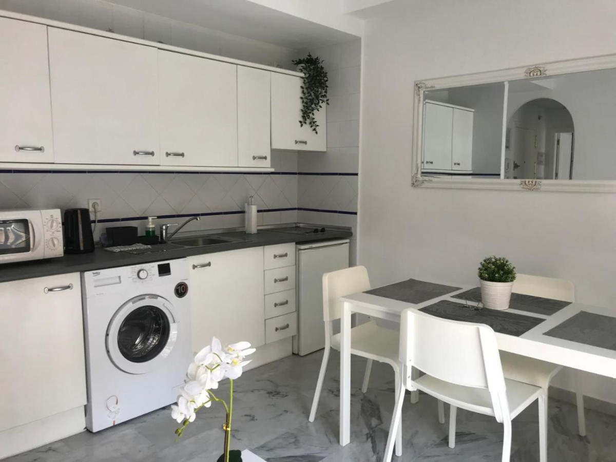 1 Bed, 1 Bath, ApartmentFor Sale, Fuengirola, Malaga