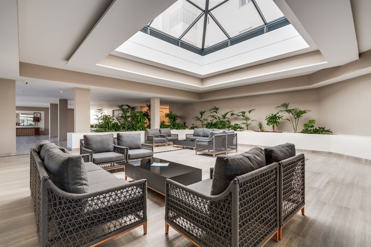 3 Bed, 2 Bath, ApartmentFor Sale, Nueva Andalucia, Malaga