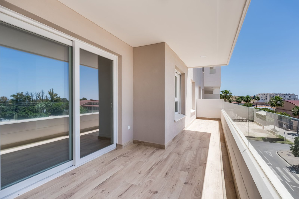 3 Bed, 2 Bath, ApartmentFor Sale, Nueva Andalucia, Malaga