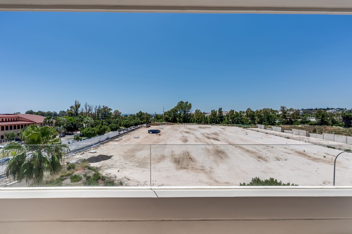 3 Bed, 2 Bath, ApartmentFor Sale, Nueva Andalucia, Malaga