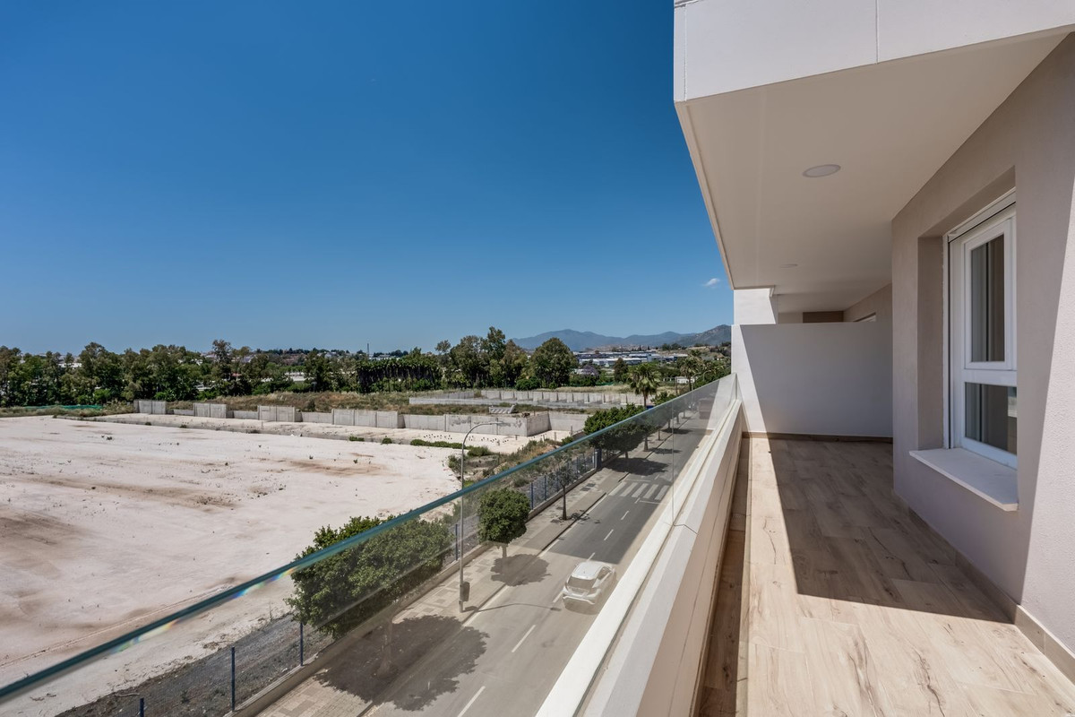 3 Bed, 2 Bath, ApartmentFor Sale, Nueva Andalucia, Malaga