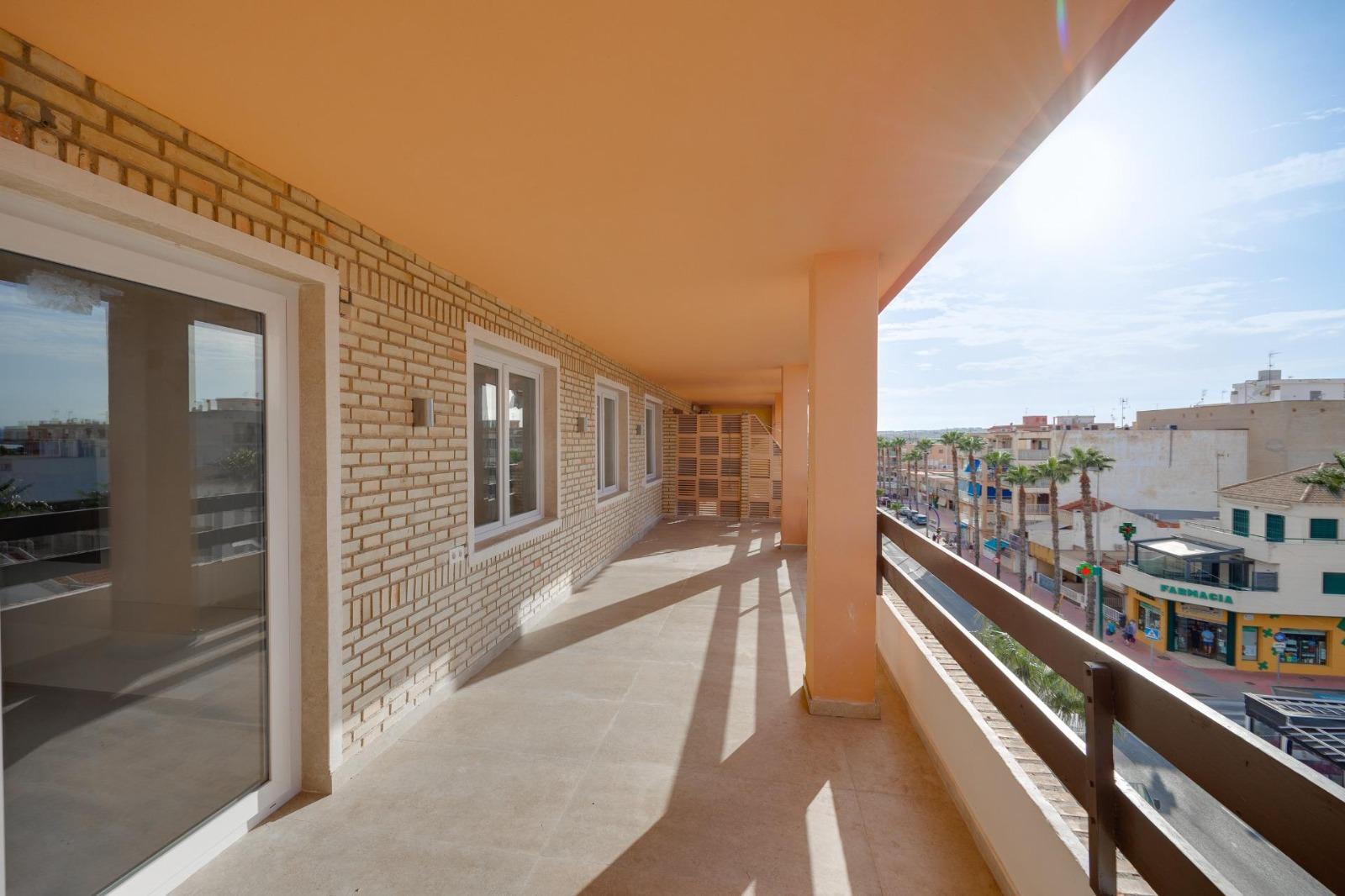 3 Bed, 2 Bath, ApartmentFor Sale, Torrevieja, Alicante